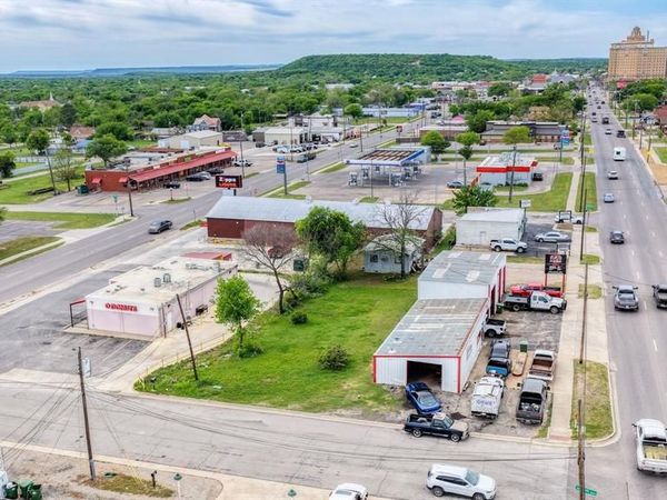 104 SE 12th Avenue, Mineral Wells, TX 76067