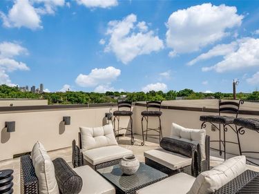 2043 Canada Drive, Dallas, TX 75212