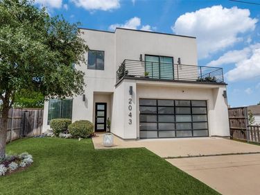2043 Canada Drive, Dallas, TX 75212