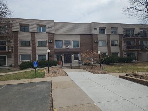 2800 Hillsboro Avenue N, Unit 307, New Hope, MN 55427