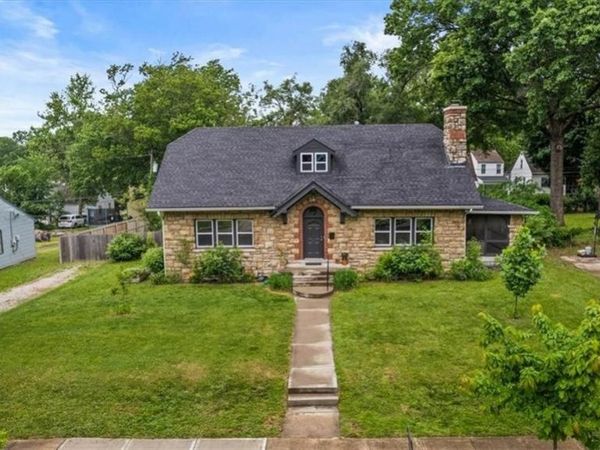 7426 Wayne Avenue, Kansas City, MO 64131