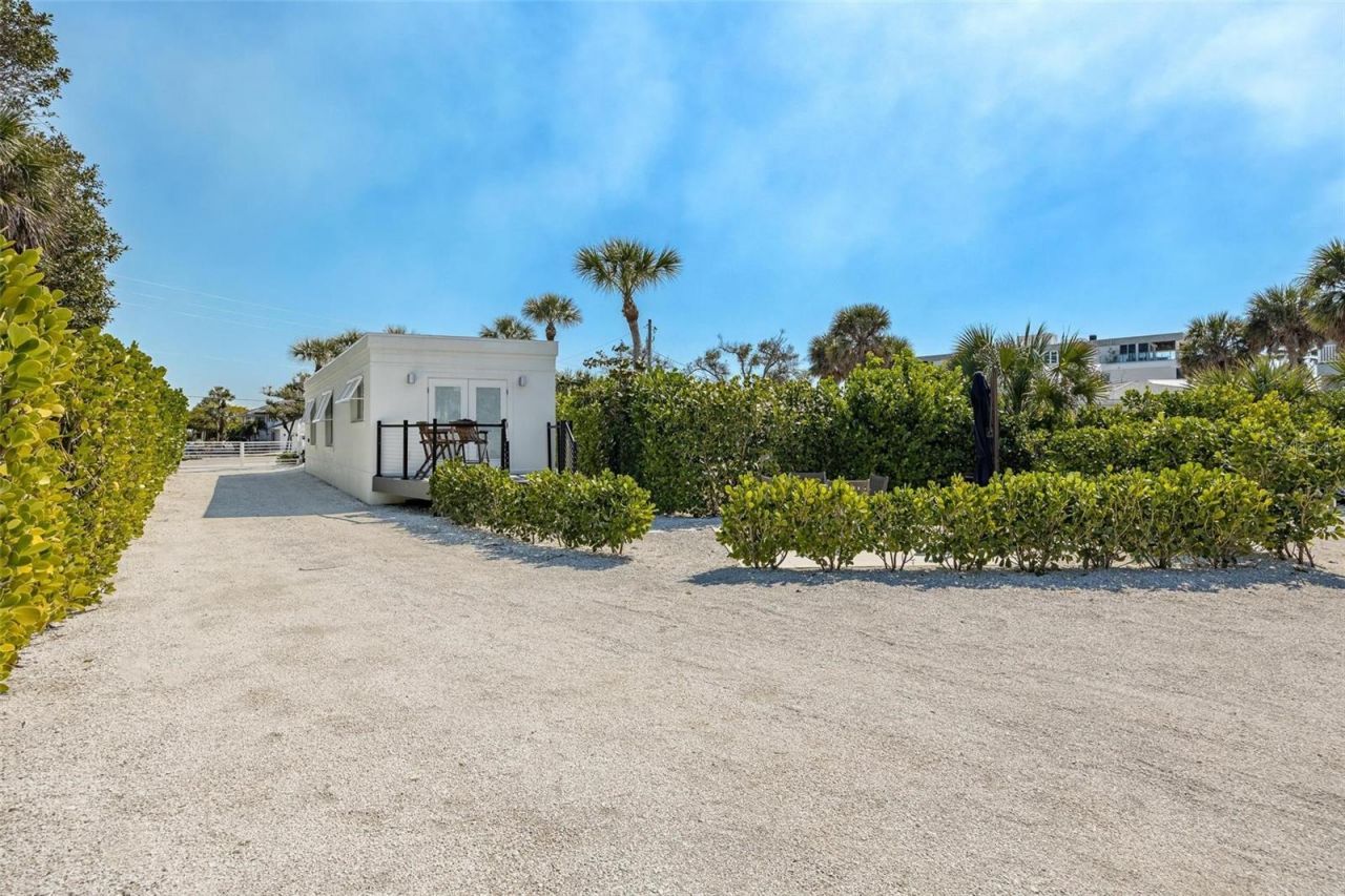 2740 N Beach Road, Unit B, Englewood, FL 34223 Photo