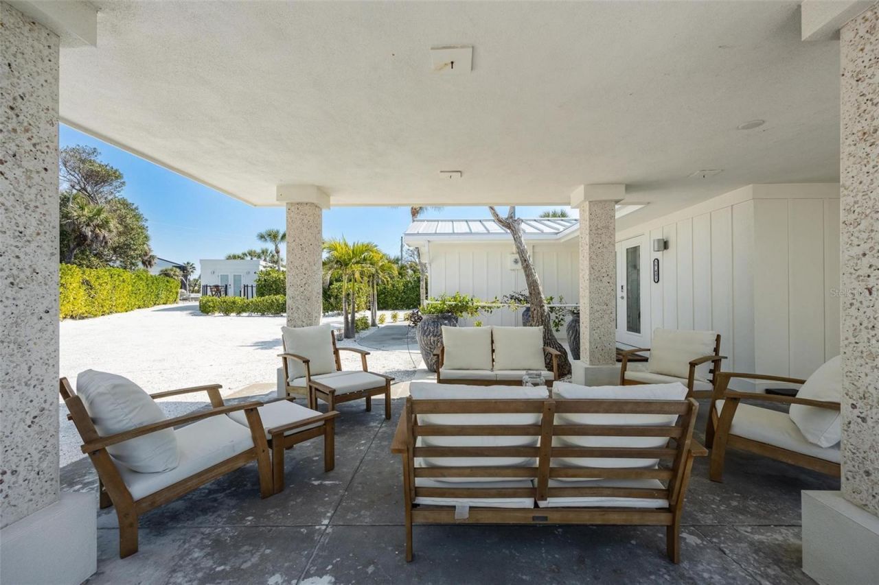 2740 N Beach Road, Unit B, Englewood, FL 34223 Photo