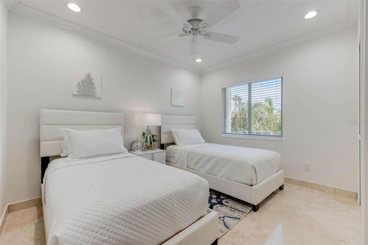 2740 N Beach Road, Unit B, Englewood, FL 34223 Photo