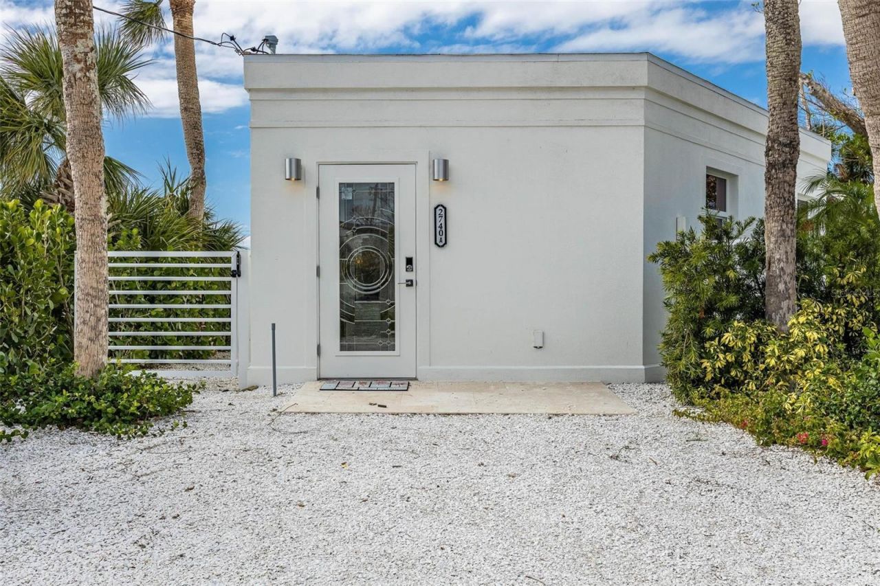 2740 N Beach Road, Unit B, Englewood, FL 34223 Photo