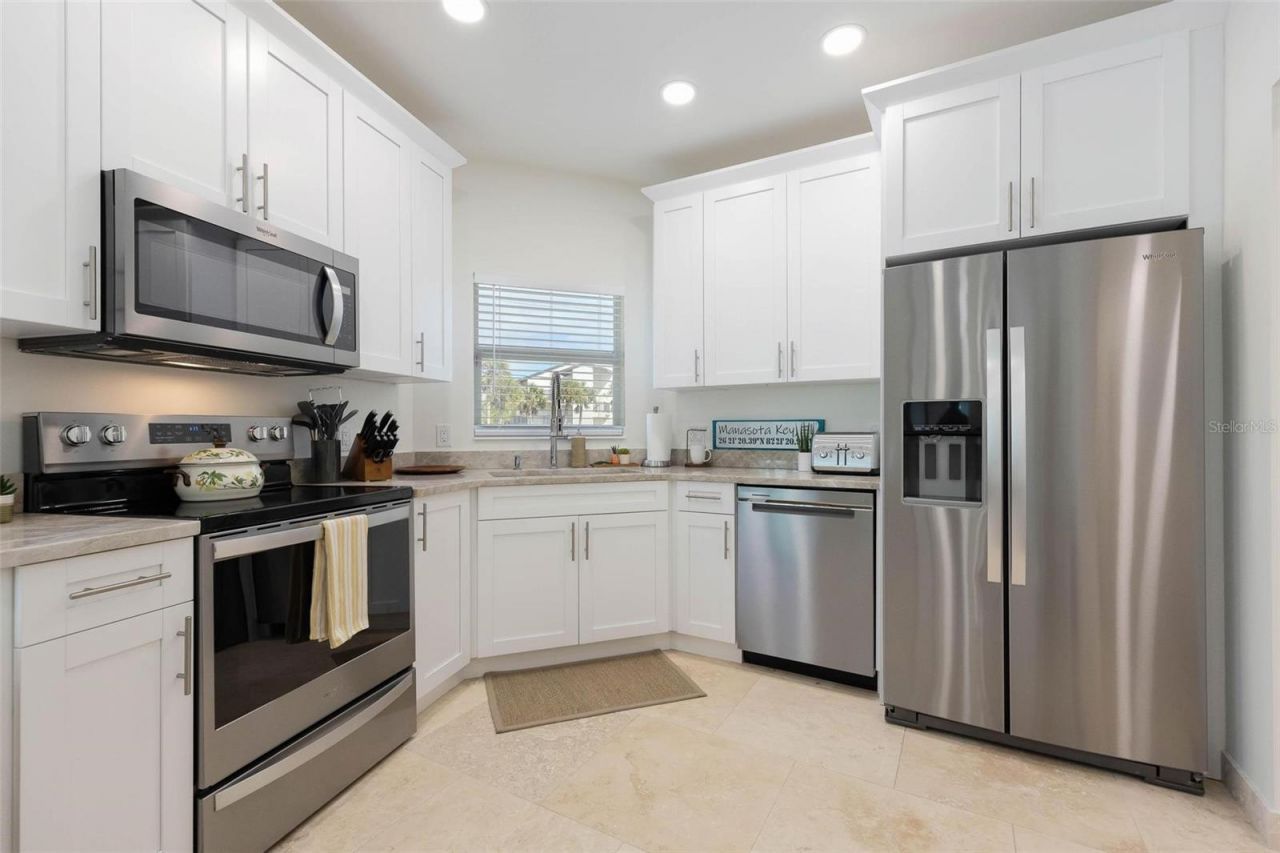 2740 N Beach Road, Unit B, Englewood, FL 34223 Photo