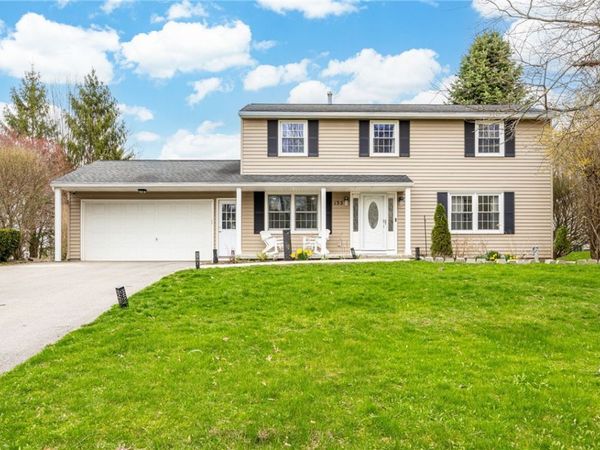 135 Maple Hill Farm Road, Penfield, NY 14526