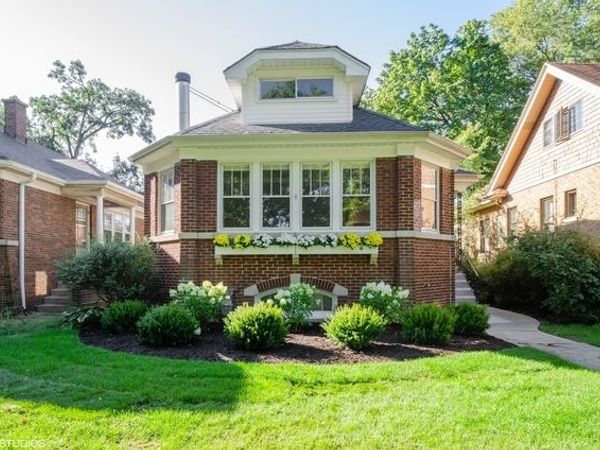 3016 Thayer Street , Evanston, IL 60201