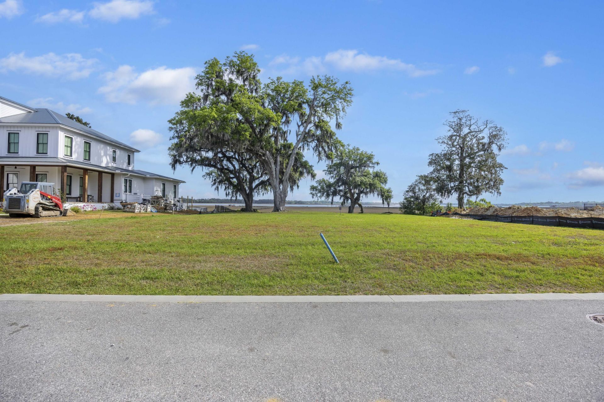 4033 Kaolin Street Photo 8