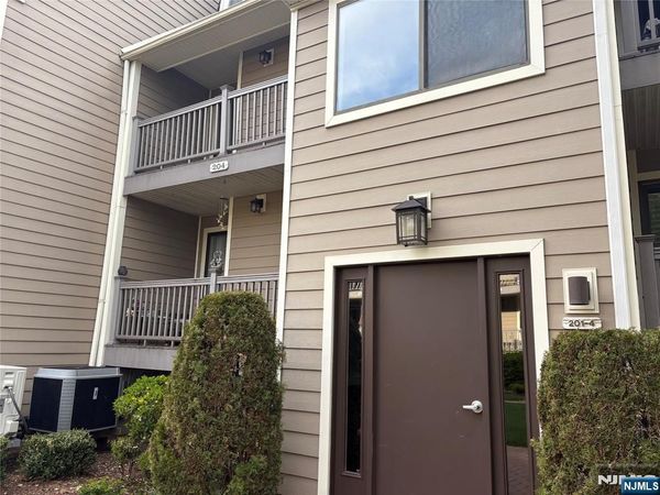 204 River Renaissance B04, EAST RUTHERFORD, NJ 07073