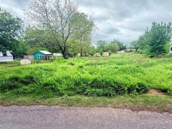 000 E Center Lane, Big Cabin, OK 74019