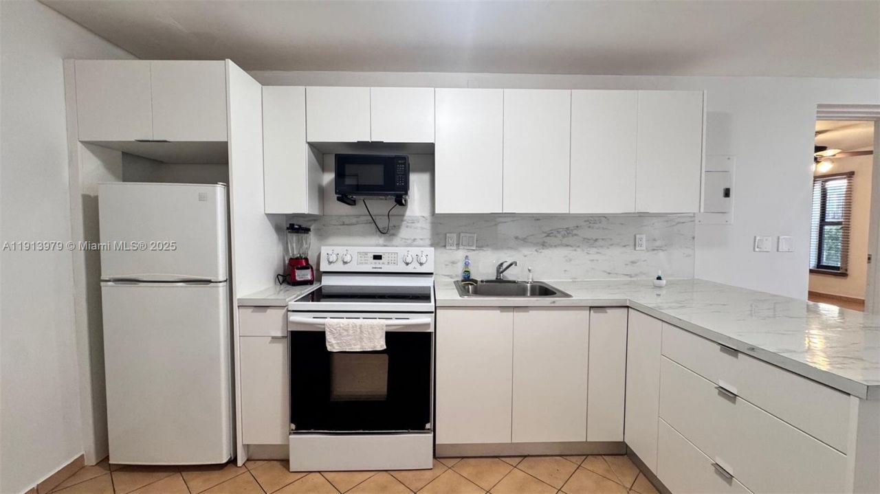 11570 SW 5th St, Sweetwater, FL 33174 Photo