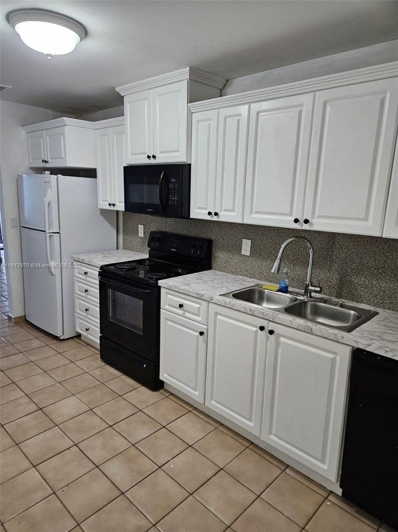 11570 SW 5th St, Sweetwater, FL 33174 Photo