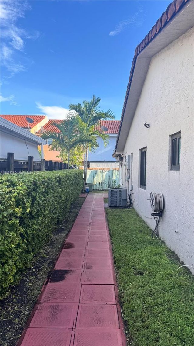 11570 SW 5th St, Sweetwater, FL 33174 Photo