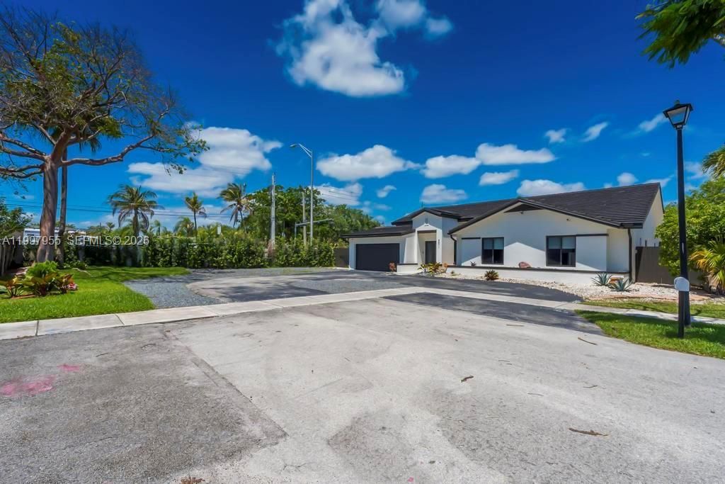 8611 SW 82nd Ter, Miami, FL 33143 Photo