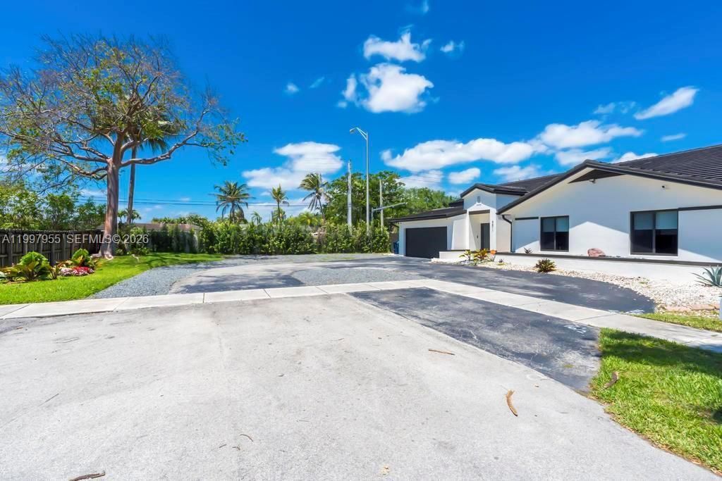 8611 SW 82nd Ter, Miami, FL 33143 Photo