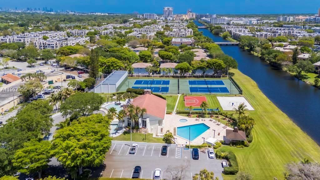 8611 SW 82nd Ter, Miami, FL 33143 Photo