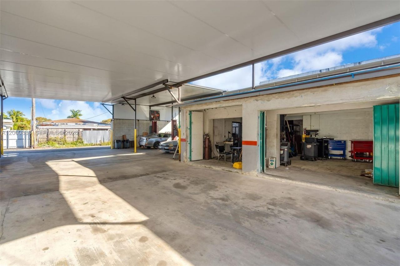 3219 SW 8th St, Miami, FL 33135 Photo