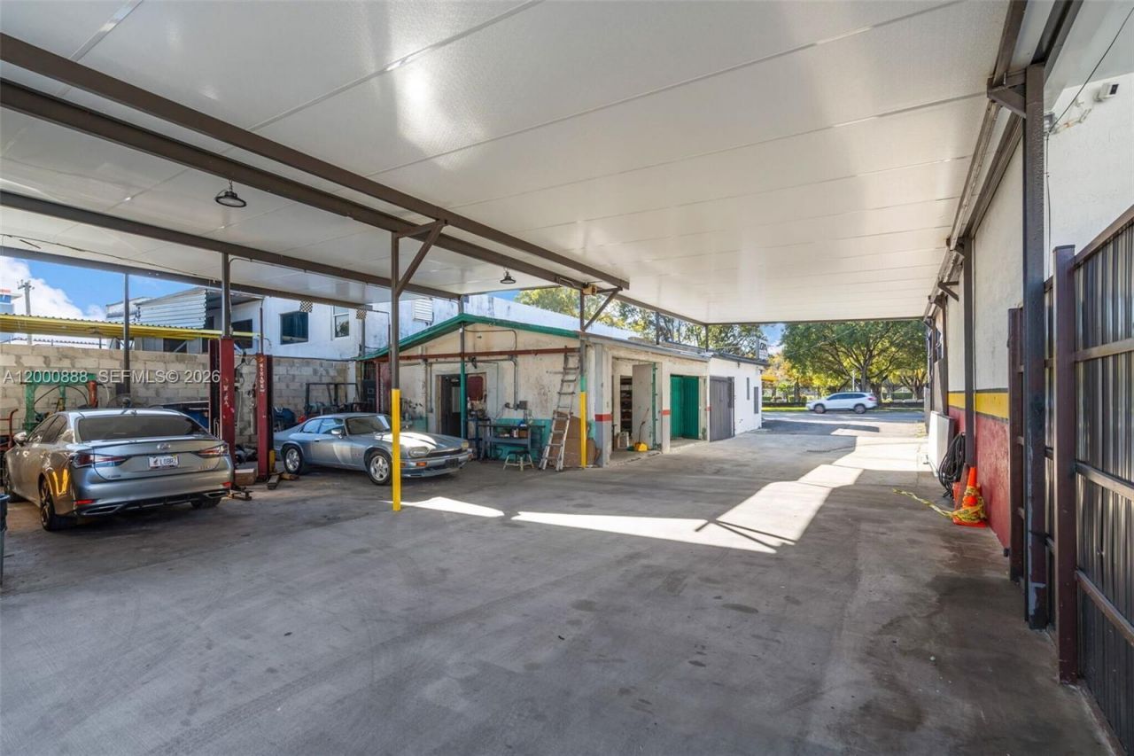 3219 SW 8th St, Miami, FL 33135 Photo