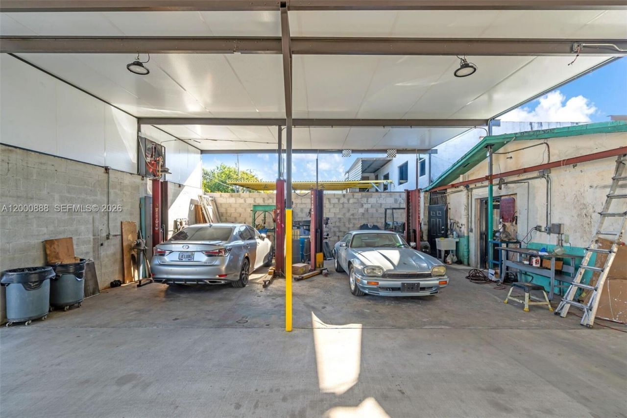 3219 SW 8th St, Miami, FL 33135 Photo