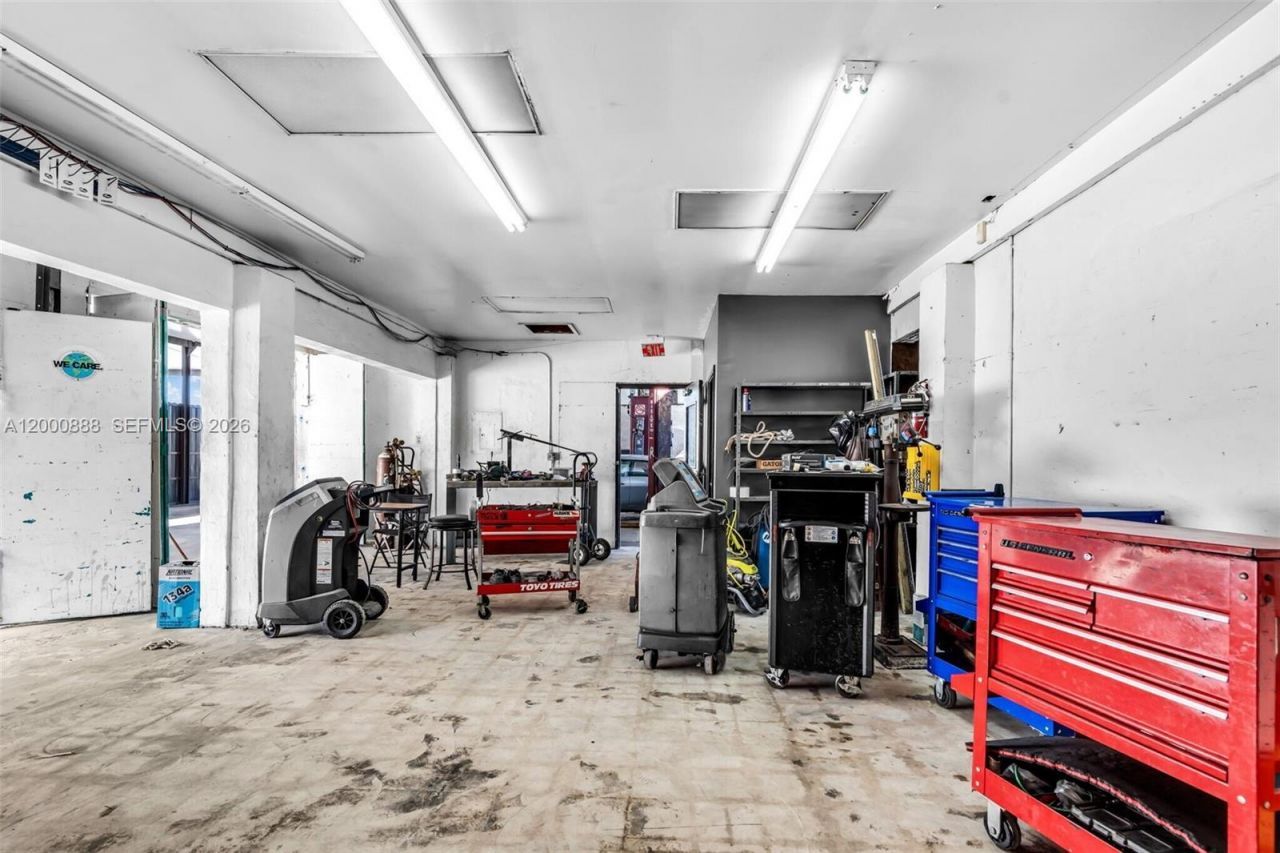 3219 SW 8th St, Miami, FL 33135 Photo