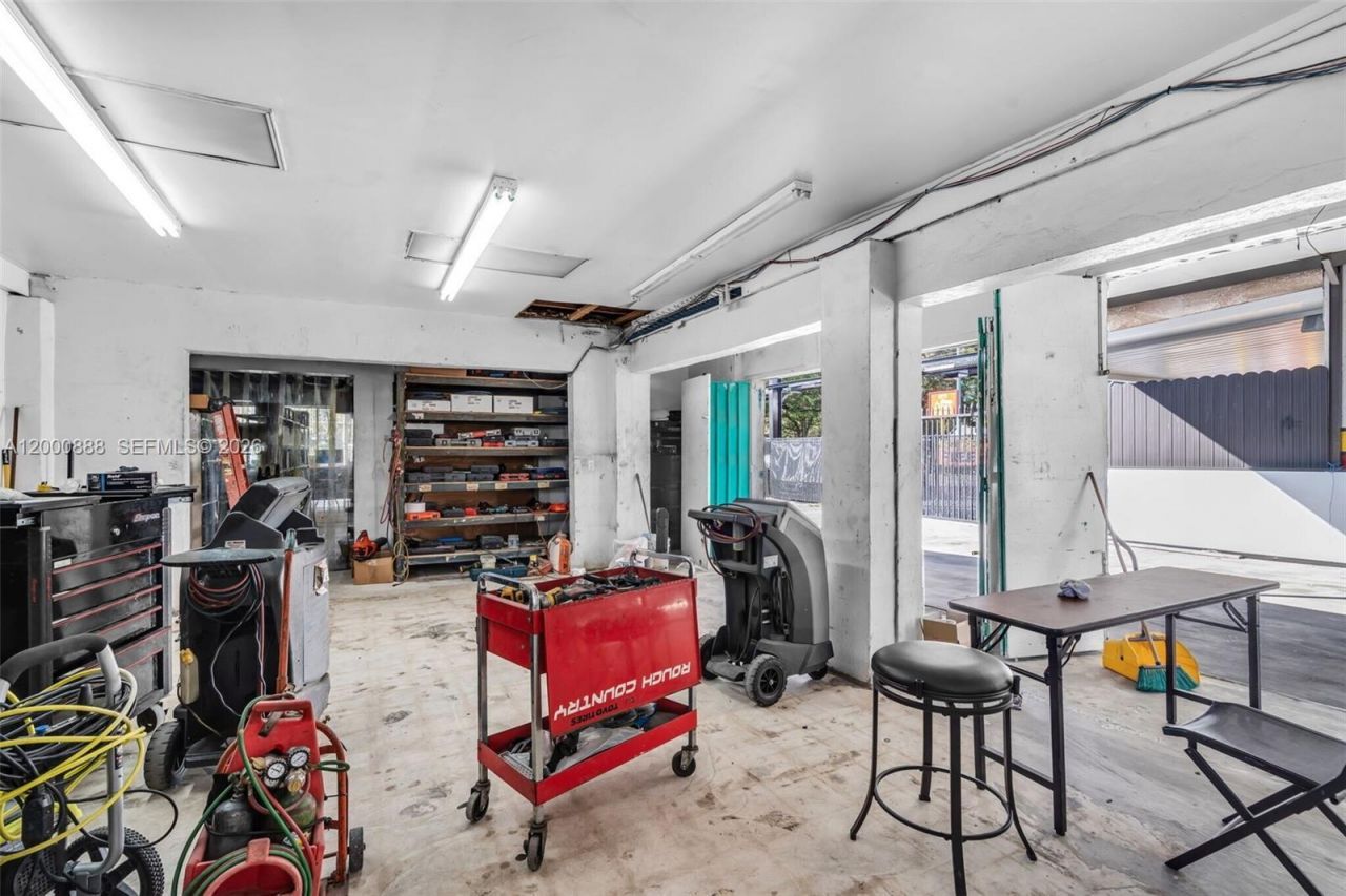 3219 SW 8th St, Miami, FL 33135 Photo