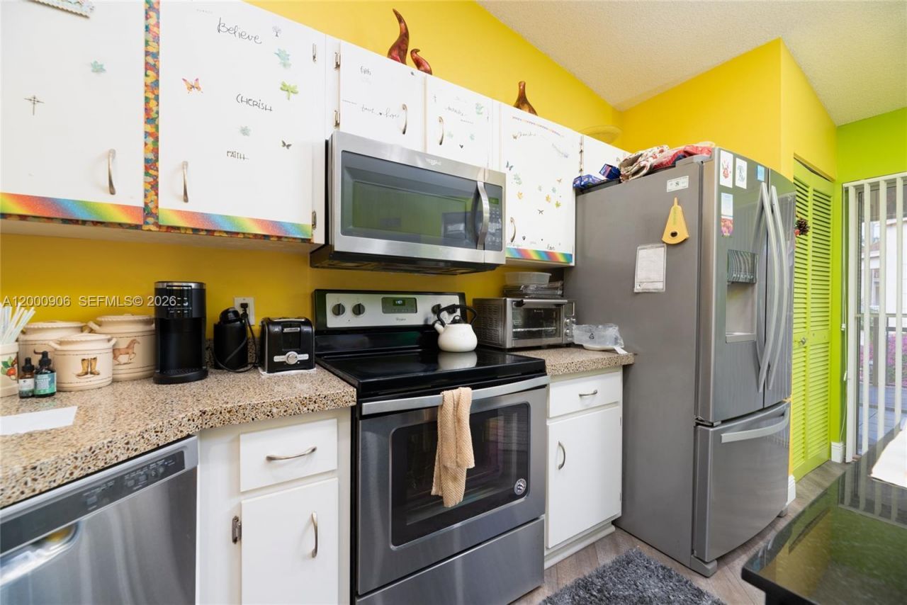 7535 Trent Dr, Unit 202, Tamarac, FL 33321 Photo