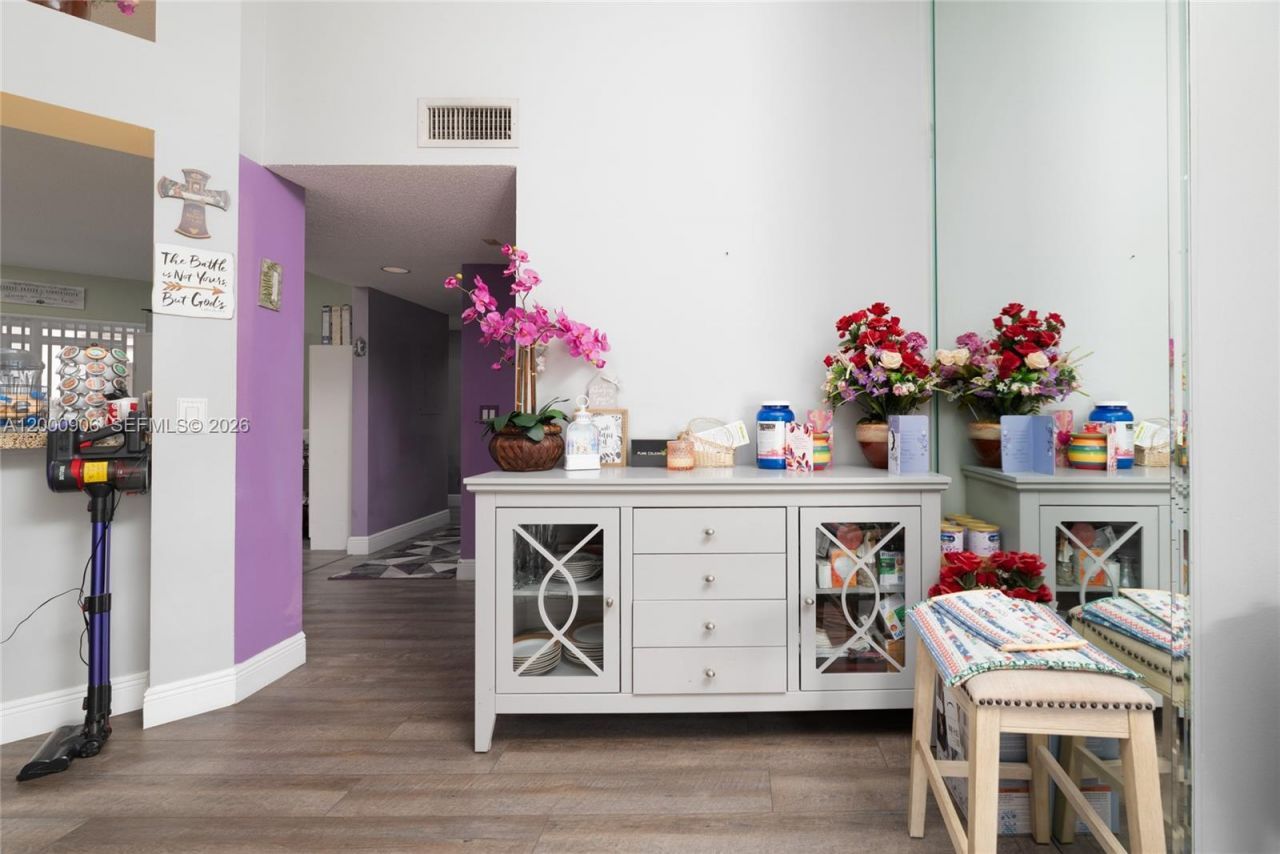 7535 Trent Dr, Unit 202, Tamarac, FL 33321 Photo