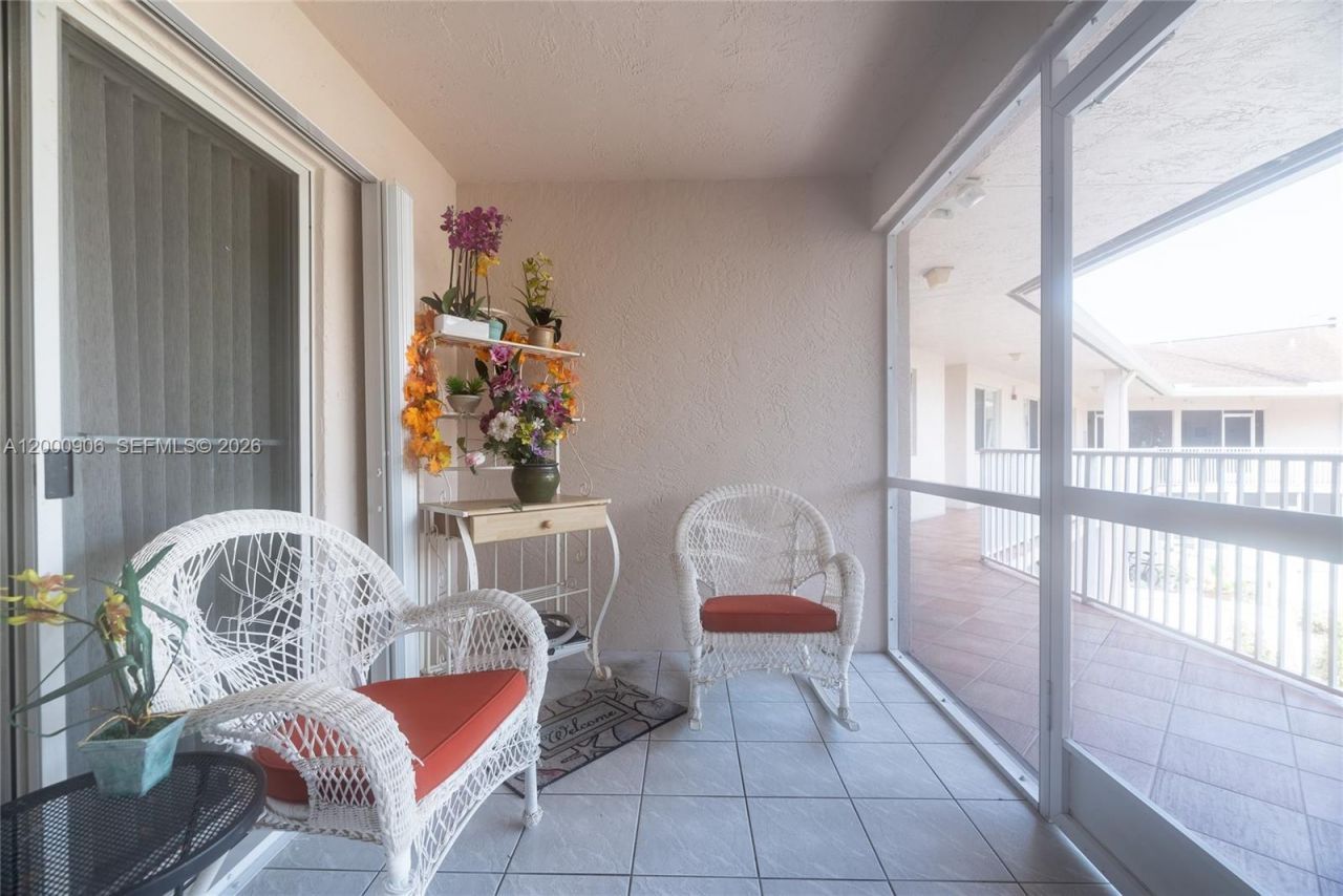 7535 Trent Dr, Unit 202, Tamarac, FL 33321 Photo