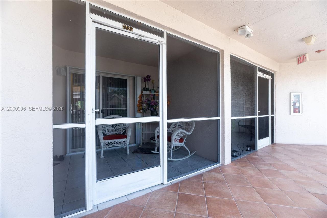 7535 Trent Dr, Unit 202, Tamarac, FL 33321 Photo