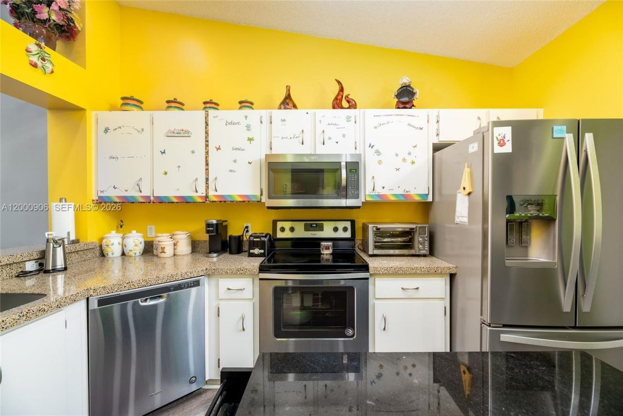 7535 Trent Dr, Unit 202, Tamarac, FL 33321 Photo