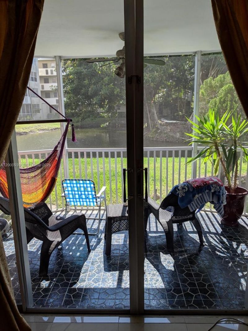 1660 NE 191st St, Unit 104-1, Miami, FL 33179 Photo