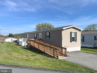 312 BLUE JAY DRIVE, RED LION, PA 17356