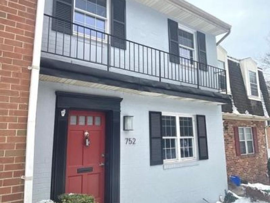 752 College Parkway, Unit 7-752, Rockville, MD 20850 Main Photo