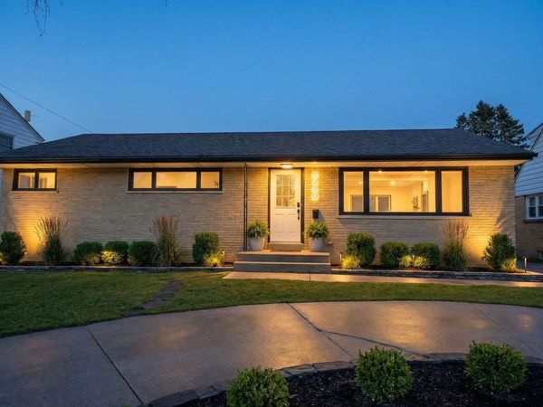 5440 N Navajo AVENUE, Glendale, WI 53217