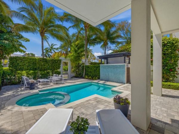 345 Banyan BLVD, Unit 3, NAPLES, FL 34102