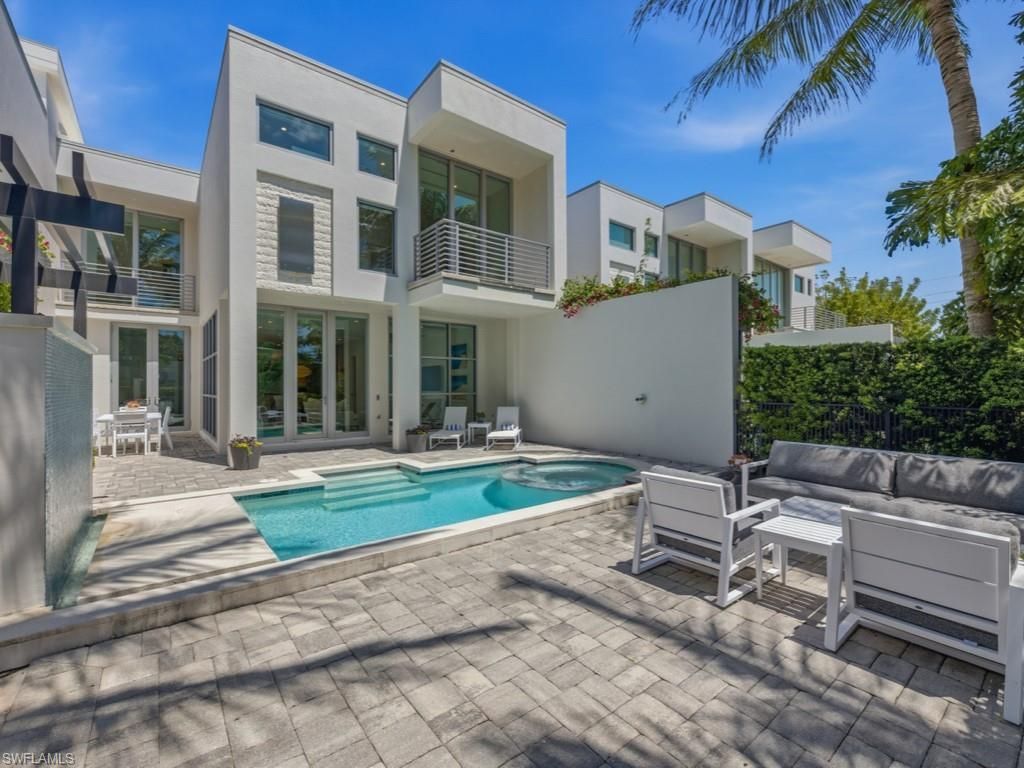 345 Banyan Blvd, Unit 3, Naples, FL 34102 Photo