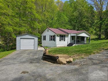 469 Skating Rink Hollow Road, Bluefield, WV 24701