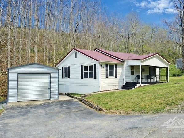 469 Skating Rink Hollow Road, Bluefield, WV 24701