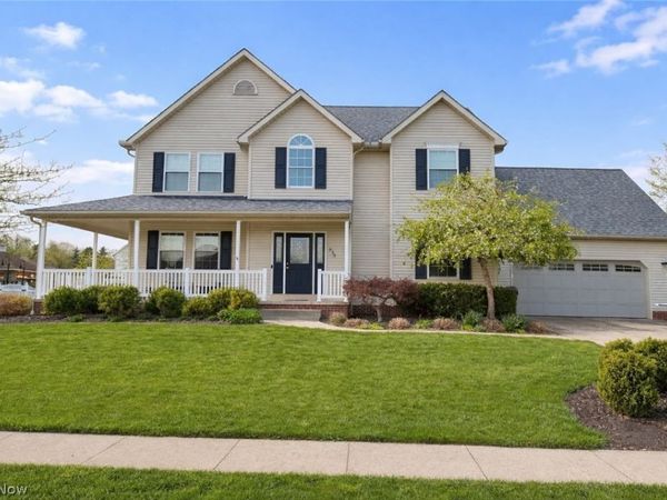 635 Hawthorn Drive , Dover, OH 44622