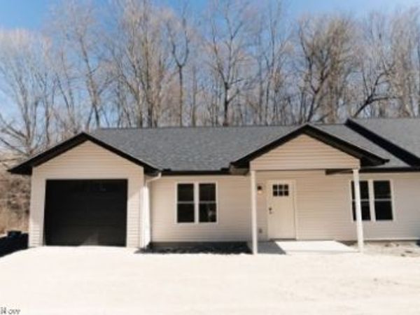 7071 Township Road 466 , Unit A, Lakeville, OH 44638