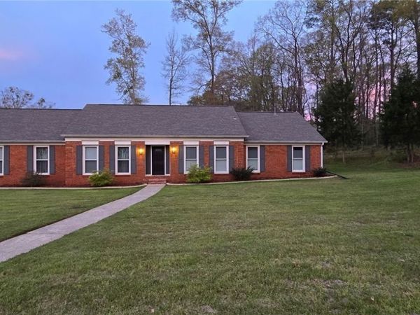 5717 Chestnut Street, Tuscaloosa, AL 35405