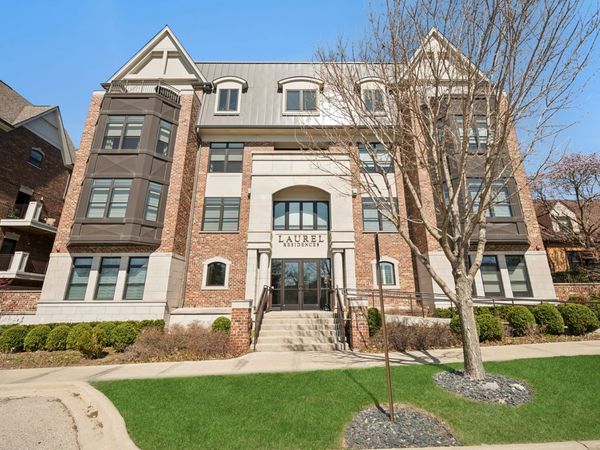 815 Laurel Avenue , Unit 203, Highland Park, IL 60035