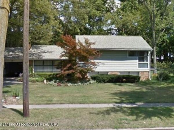1121 Jenne Street, Grand Ledge, MI 48837