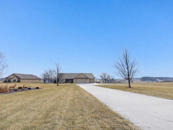 4207 LOST DAUPHIN ROAD, De Pere, WI 54115