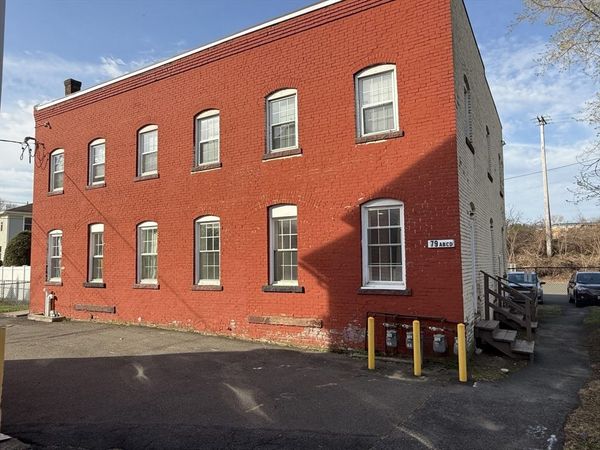 79 Hawley Street, Unit B, Northampton, MA 01060