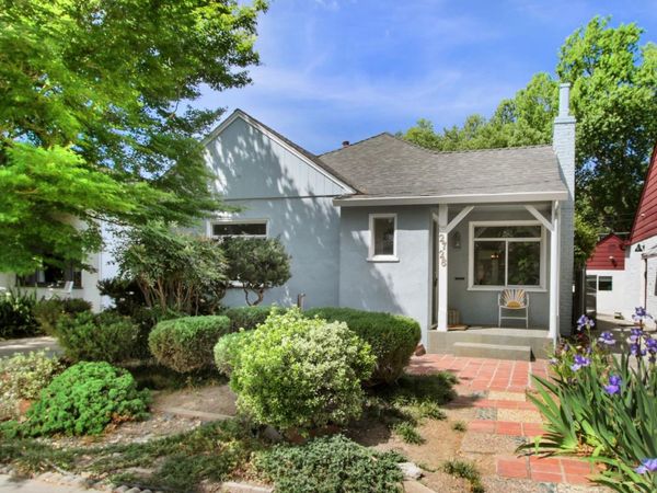 2728 Harkness St, Sacramento, CA 95818