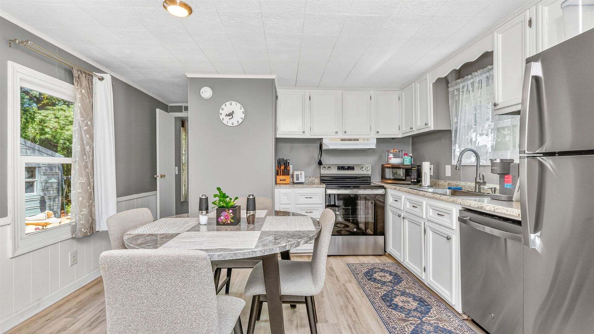 8 Burr Circle Photo 13