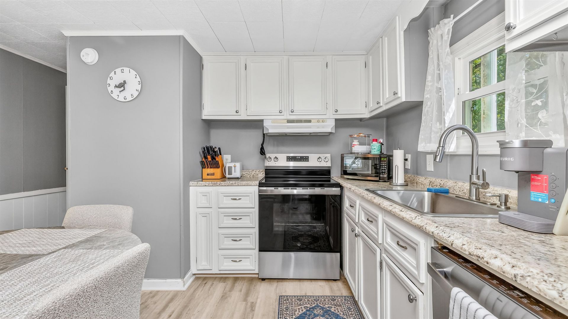 8 Burr Circle Photo 14