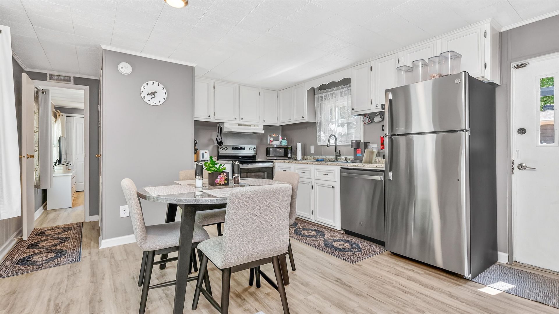 8 Burr Circle Photo 16